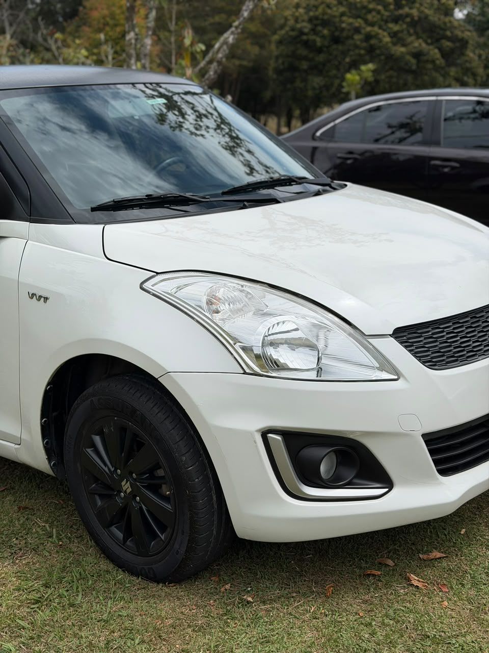 Detalle de la farola transparente del Suzuki Swift